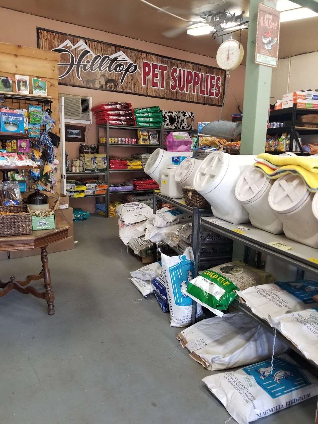 Hilltop Pet Supplies | 32009 Hilltop Blvd, Running Springs, CA 92382, USA | Phone: (909) 867-7387