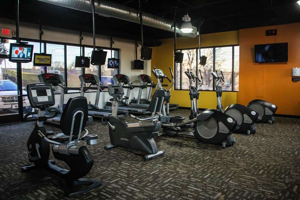 Anytime Fitness | 100 E Kansas St, Lansing, KS 66043, USA | Phone: (913) 364-4455