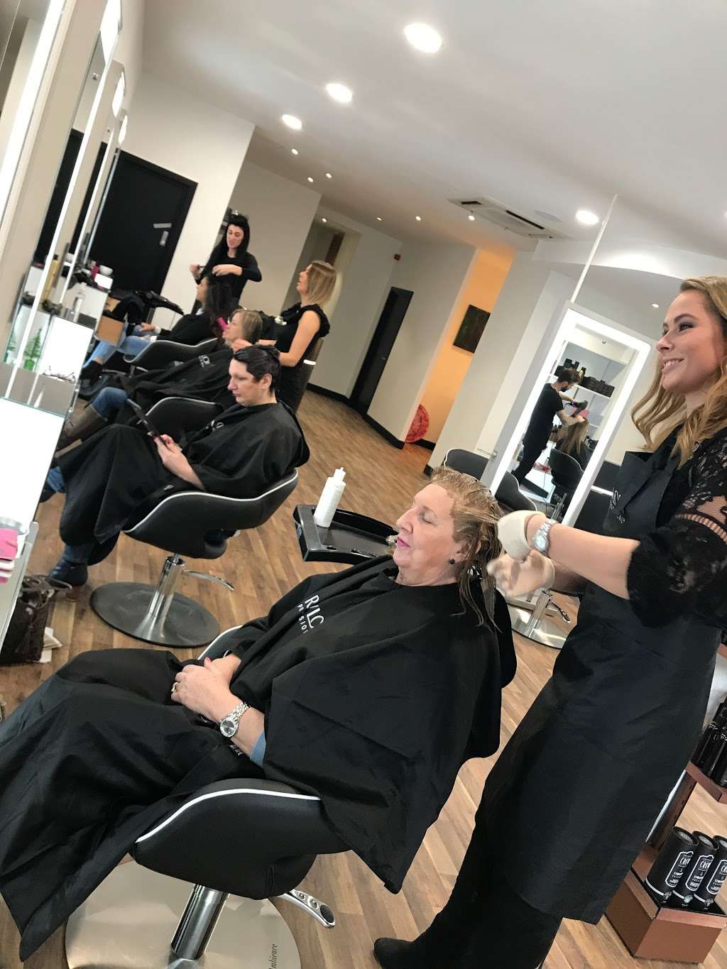 David Rae Salons | 12 Church Walk, Caterham CR3 6RT, UK | Phone: 01883 345487