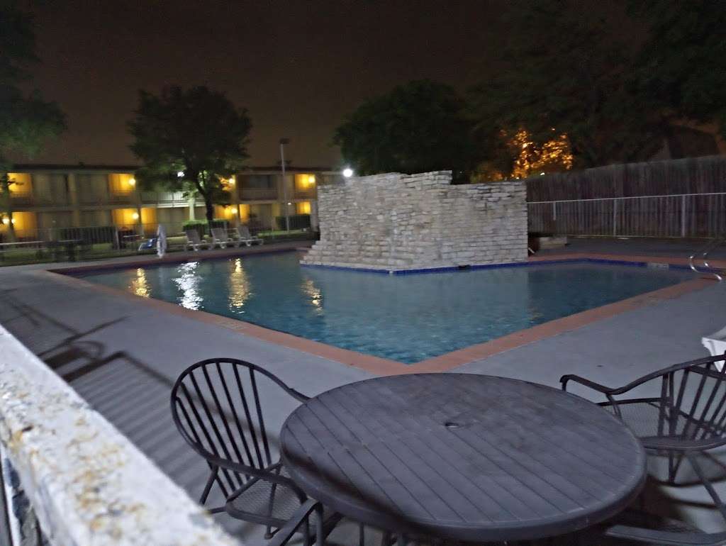 Mid Towne Inn & Suites | 9603 I-35 Frontage Rd, San Antonio, TX 78233 | Phone: (210) 655-2120