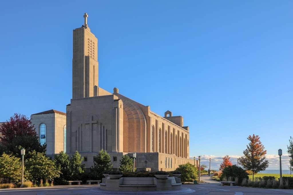 Madonna Della Strada Chapel, Loyola University | 6453 N Kenmore Ave, Chicago, IL 60660, USA | Phone: (773) 508-8045