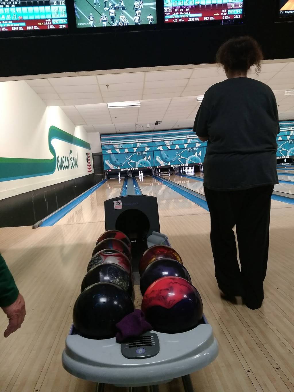 Seneca Bowl Inc | 1909 S Seneca St, Wichita, KS 67213, USA | Phone: (316) 267-7301