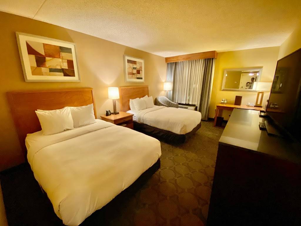 DoubleTree by Hilton Hotel Columbus - Worthington | 175 Hutchinson Ave, Columbus, OH 43235, USA | Phone: (614) 885-3334