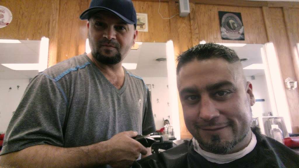 Mels Barber Shop | 4211 Plank Rd # C, Fredericksburg, VA 22407 | Phone: (540) 785-8000