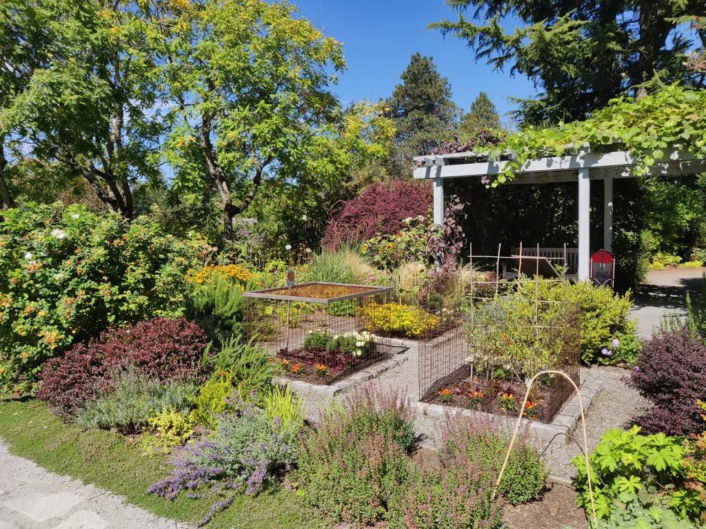 W H Smith | 300 112th Ave SE, Bellevue, WA 98004, USA | Phone: (425) 709-7027
