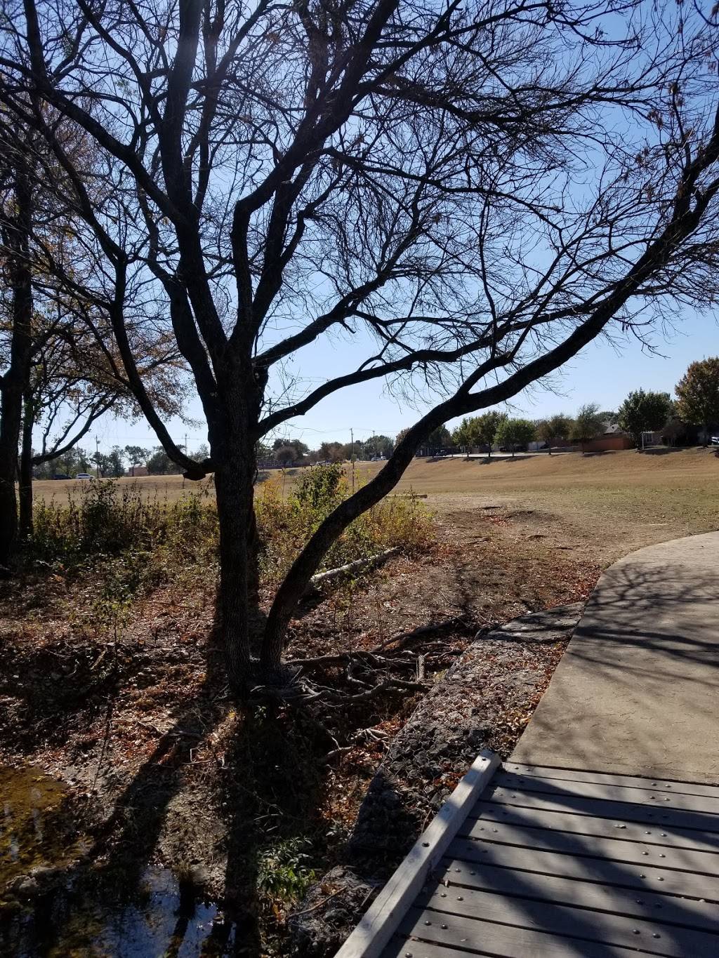 Whites Branch Park | 5290 Western Center Blvd, Haltom City, TX 76137, USA | Phone: (817) 831-6464