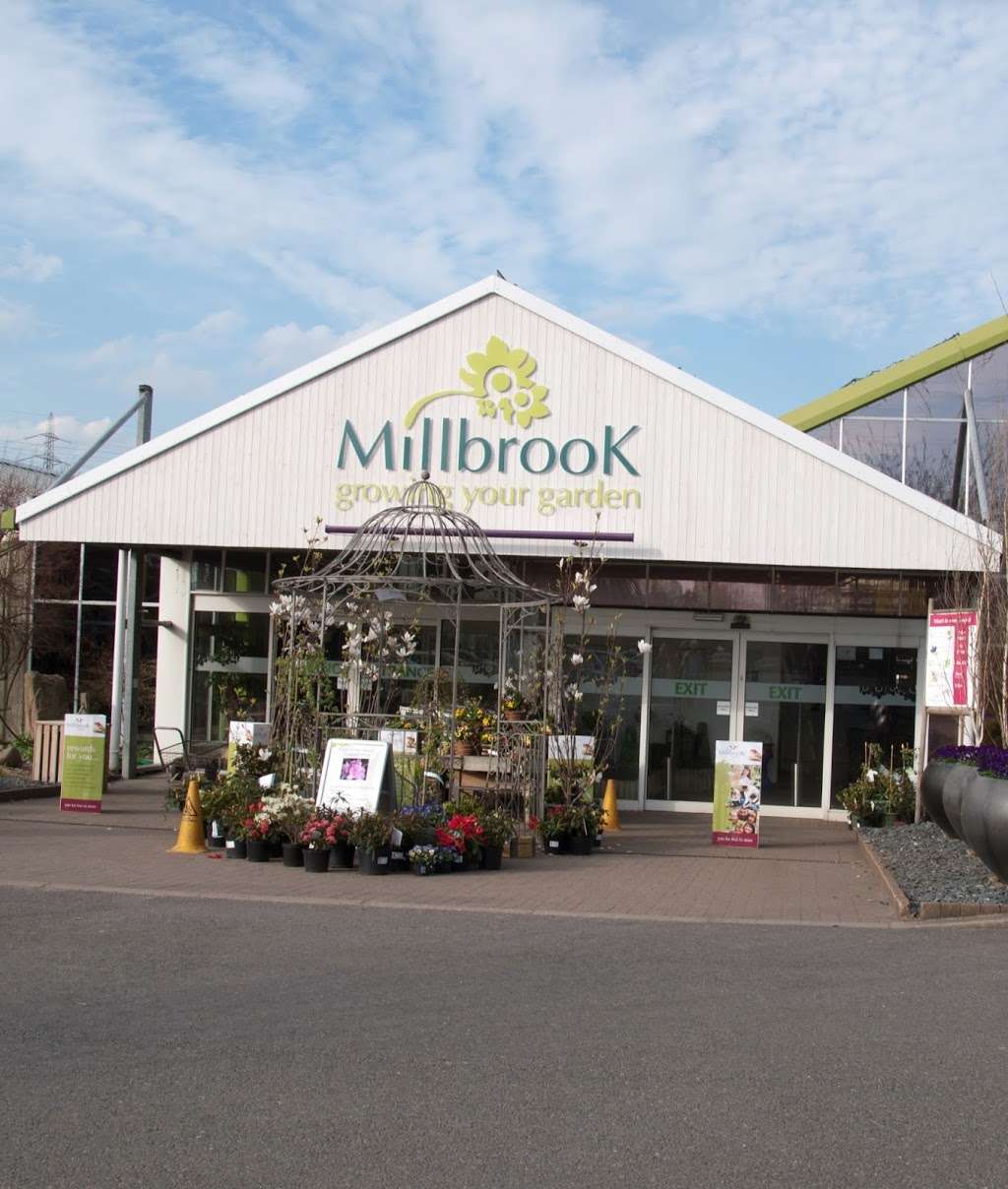 Millbrook | Station Road, Southfleet, Gravesend DA13 9PA, UK | Phone: 01474 331135