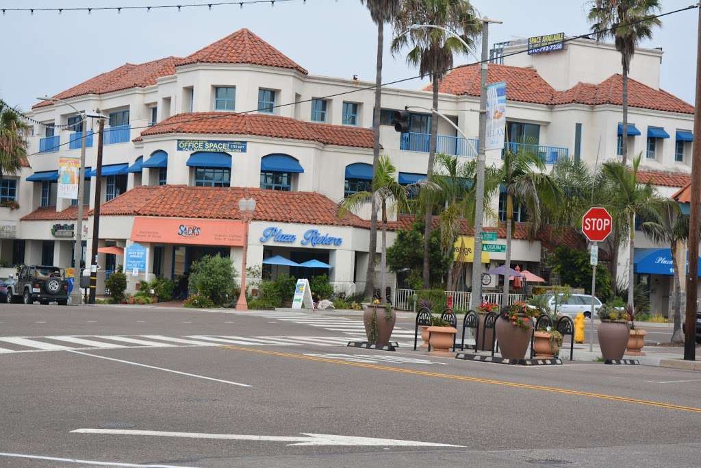 Plaza Riviera | 1611 S Catalina Ave, Redondo Beach, CA 90277 | Phone: (562) 741-3665