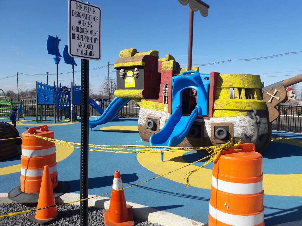 Spray Park at Veterans Memorial Park | 801-885 Ocean Blvd, Keyport, NJ 07735, USA