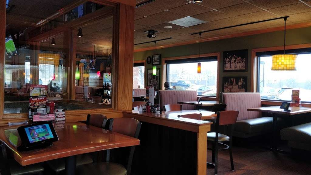 Applebees Grill + Bar | Barn Plaza, 1745 S Easton Rd, Doylestown, PA 18901, USA | Phone: (215) 491-0291