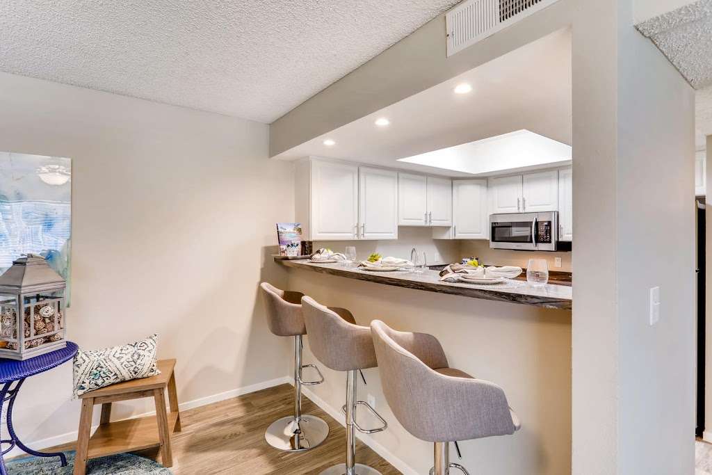 V Lane Apartments | 4316 E Tropicana Ave, Las Vegas, NV 89121 | Phone: (702) 456-5656