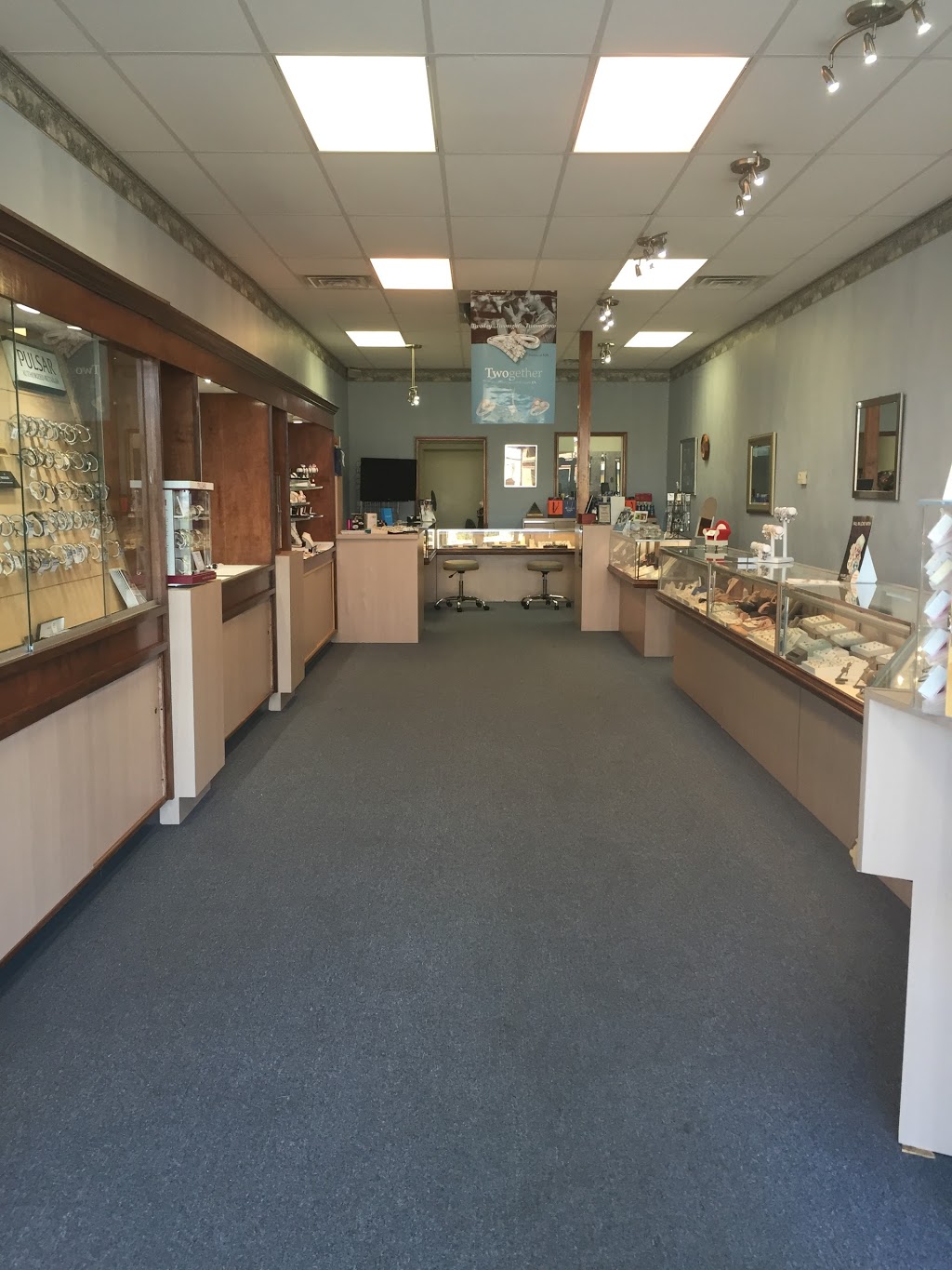 Reiniger Jewelers | 871 IL-3, Waterloo, IL 62298, USA | Phone: (618) 939-4367