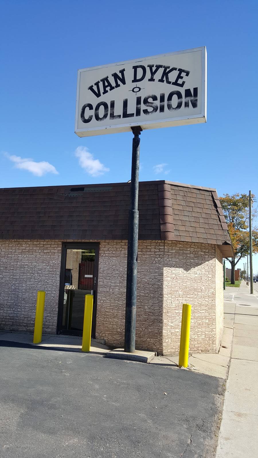 Van Dyke Collision Inc | 8737 E 9 Mile Rd, Warren, MI 48089, USA | Phone: (586) 754-1460