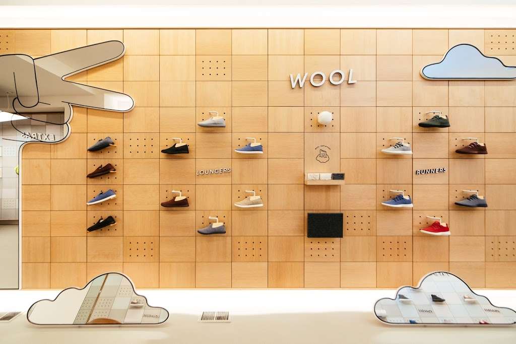 Allbirds Lincoln Park | 843 W Armitage Ave, Chicago, IL 60614, USA | Phone: (888) 963-8944