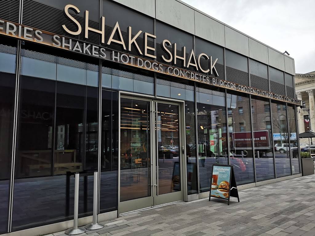 Shake Shack | 35 Richmond Terrace Space 323, Staten Island, NY 10301, USA | Phone: (929) 473-9132