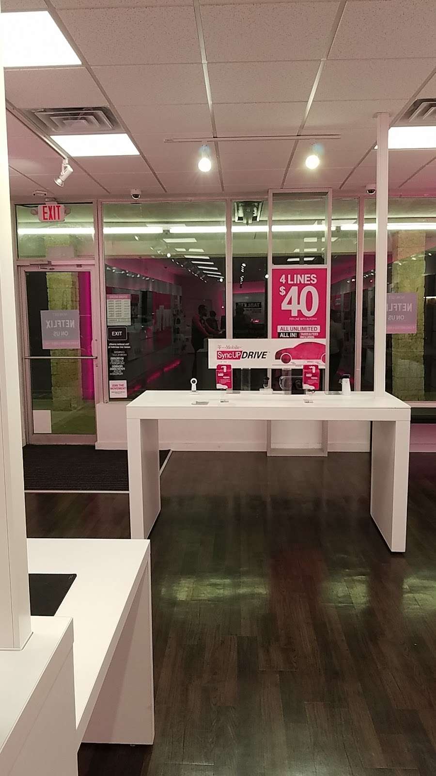 T-Mobile | 1832 Stefko Blvd Unit 10, Bethlehem, PA 18017, USA | Phone: (484) 626-0440