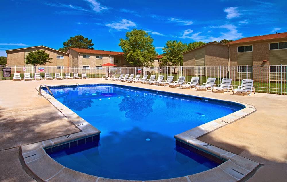 Hodges Manor Apartments | 1008 Cherokee Rd, Portsmouth, VA 23701, USA | Phone: (757) 488-4755