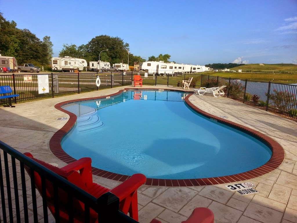 USA RV Resorts Lake Cove | 2601 Wyoming Ave, Dickinson, TX 77539, USA | Phone: (281) 337-6817