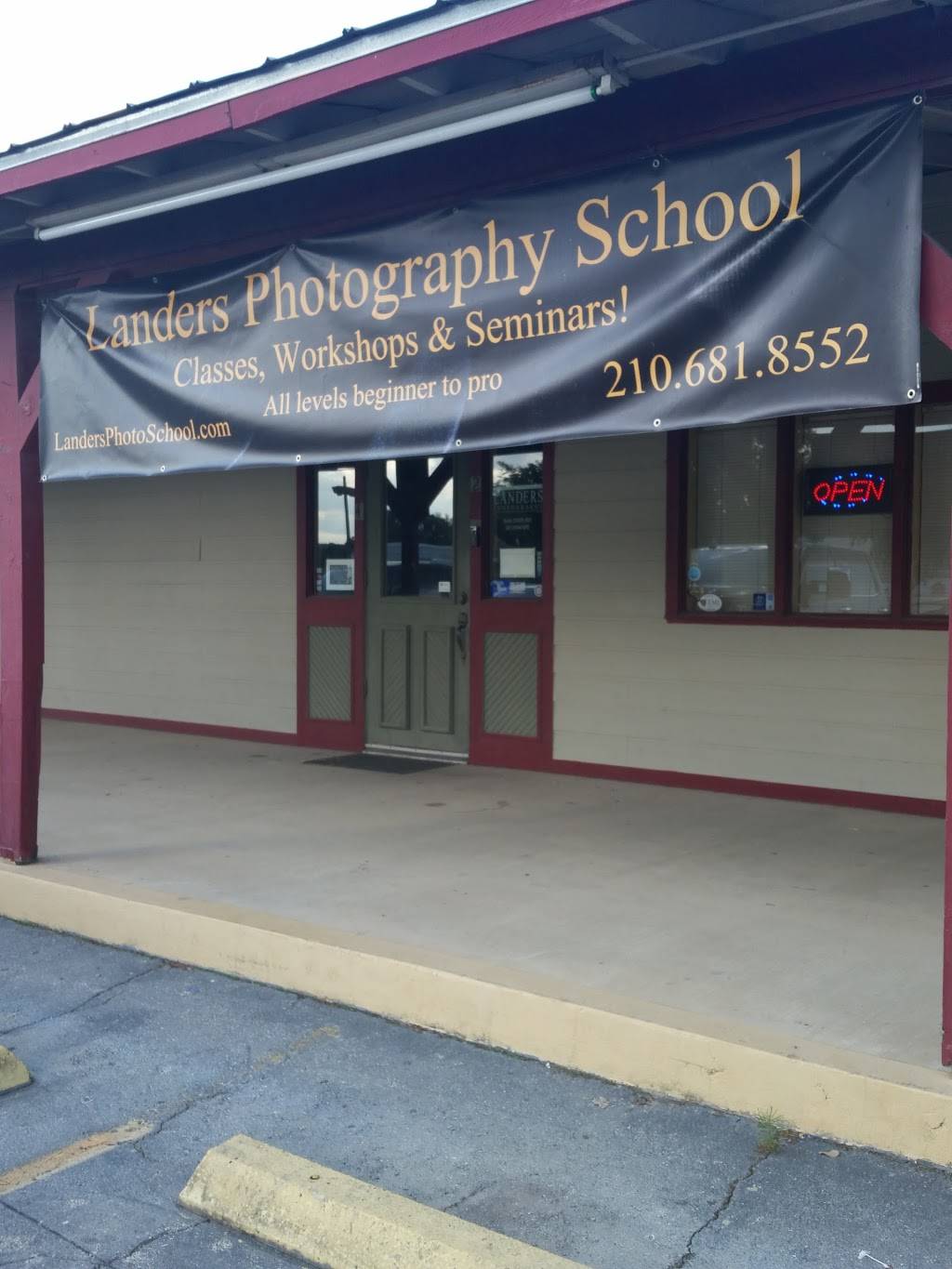 Landers Photography | 25290 W Interstate 10 Frontage Rd Suite #2, San Antonio, TX 78257, USA | Phone: (210) 681-8552