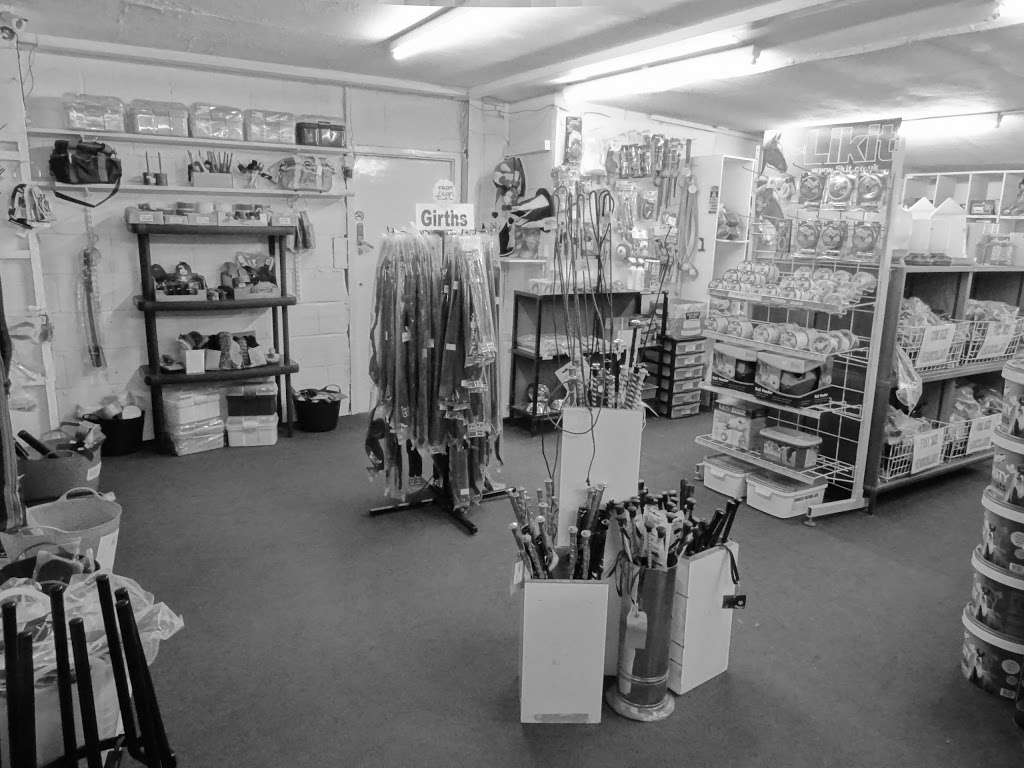 Glovers Tack Shop | Hartley Bottom Farm Cottages, Hartley Bottom Rd, Hartley, New Ash Green, Longfield DA3 8LJ, UK | Phone: 01474 872970