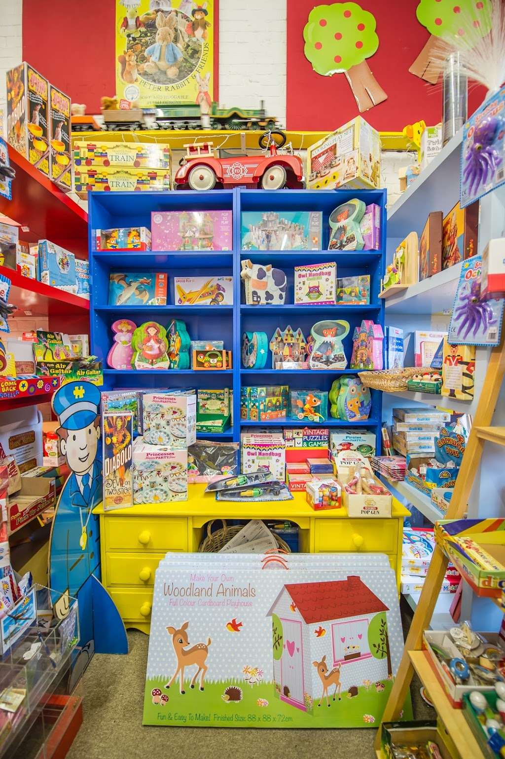 The Toy Shop at Hatfield House | Stable Yard Park, Hatfield AL9 5NQ, UK | Phone: 01707 271411