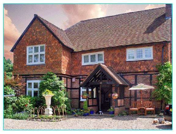 Vulcan Lodge Guest House | 27 Massetts Rd, Horley RH6 7DQ, UK | Phone: 01293 771522