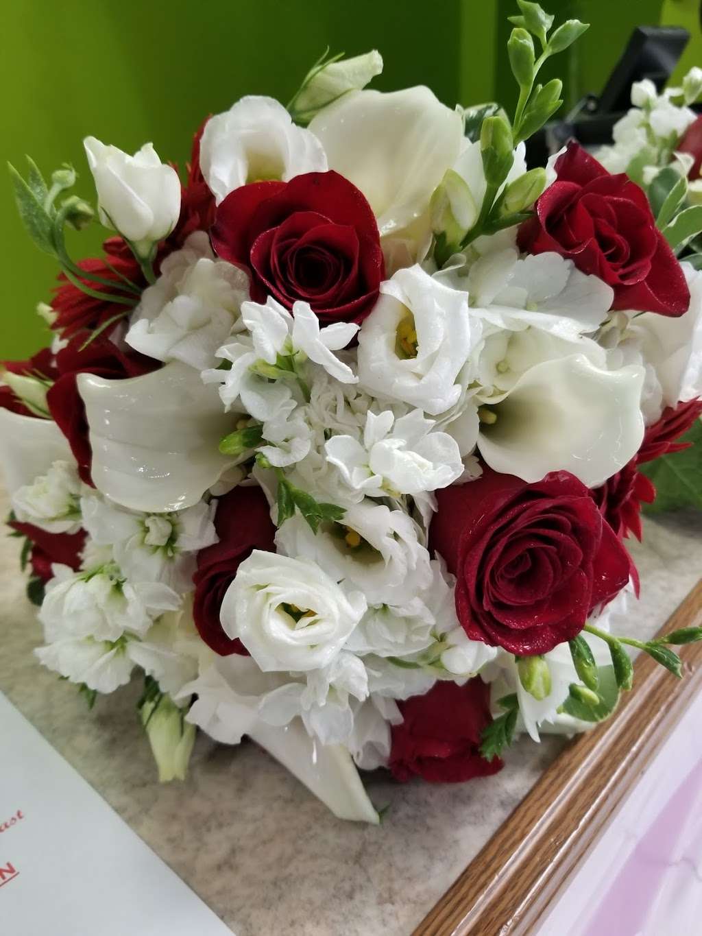 Pompton Lakes Florist in 288 Wanaque Ave, Pompton Lakes, NJ 07442, USA