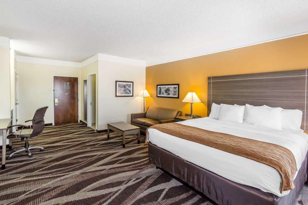 Comfort Inn I-10 EAST Near AT&T Center | 6075, I-10, San Antonio, TX 78219, USA | Phone: (210) 661-4545