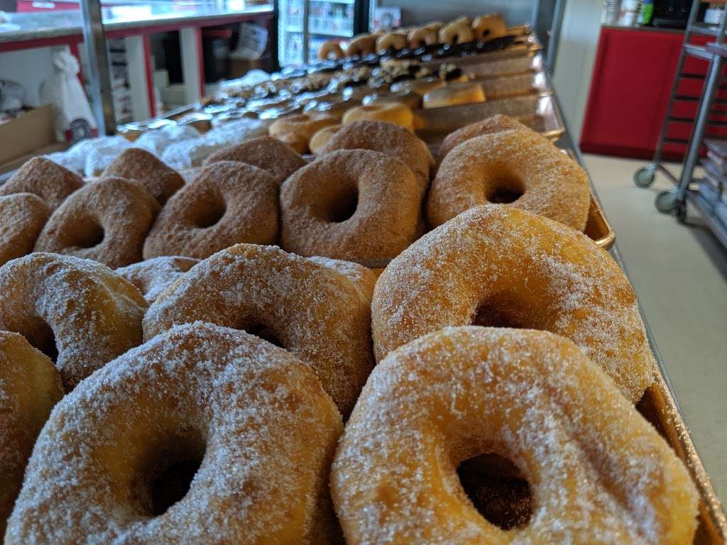 Shipley Do-Nuts | 518 E Davis St, Conroe, TX 77301, USA | Phone: (936) 521-6986