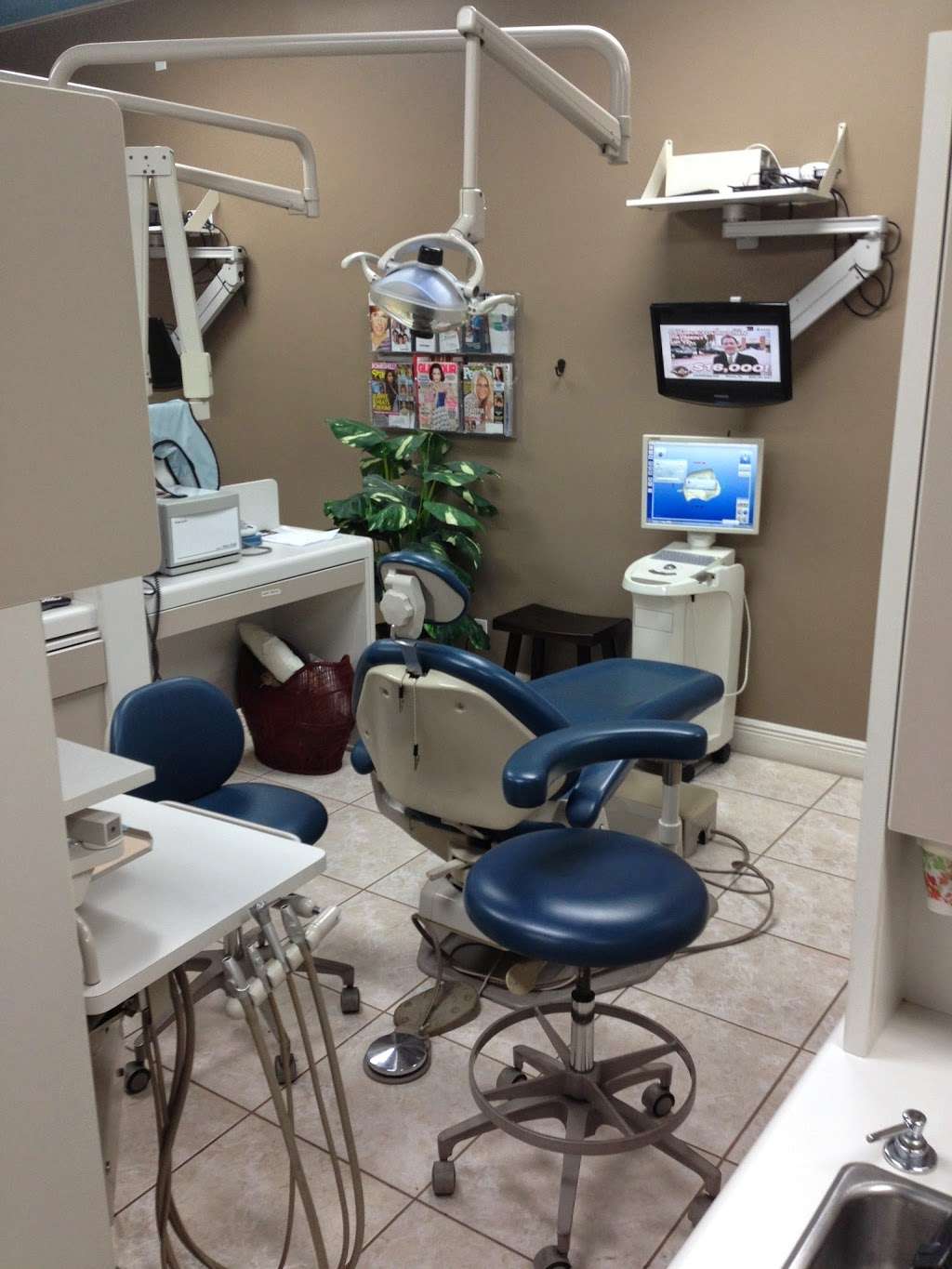 Manon Bourque Hutchison, DDS | 5359 Lyons Rd, Coconut Creek, FL 33073, USA | Phone: (954) 570-8870