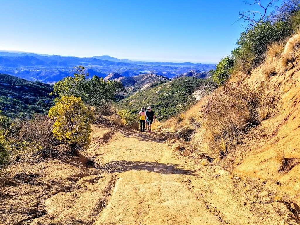 El Cajon Mountain Trailhead Parking | 12777 Wildcat Canyon Rd, Lakeside, CA 92040, USA | Phone: (619) 561-0580