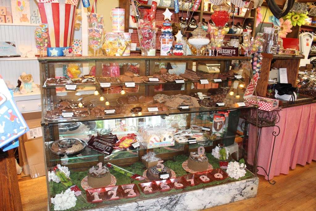 Ma & Pas Candy | 420 Robert Parker Coffin Rd, Long Grove, IL 60047 | Phone: (847) 634-0450