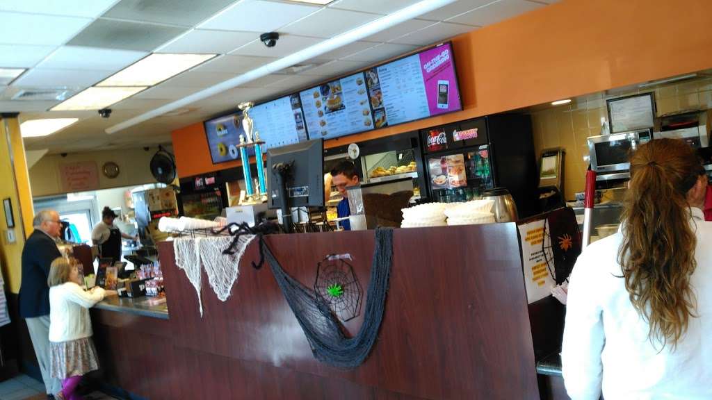 Dunkin | 413 Claude A Lord Blvd, Pottsville, PA 17901, USA | Phone: (570) 622-9842