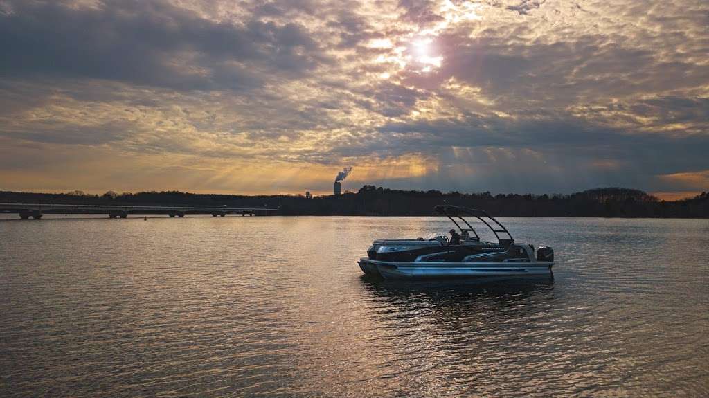 Lake Norman Boat Rentals & Sales, Inc. | 121 Pinnacle Ln, Mooresville, NC 28117, USA | Phone: (704) 677-5036