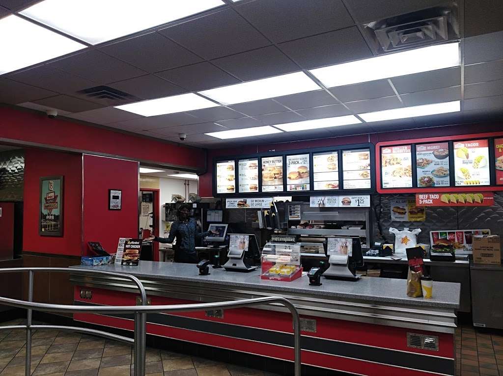 Hardees | 9020 E 21st St, Indianapolis, IN 46229 | Phone: (317) 897-0262