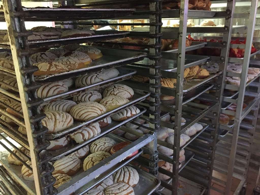 La Jarochita Bakery | 144 President St, Passaic, NJ 07055 | Phone: (973) 473-3558