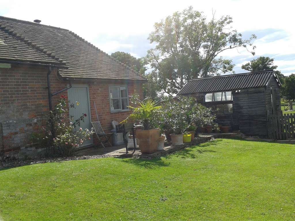 Three Chimneys Farm Holidays | Marshals Barn,, Three Chimneys Farm, Bedgebury Road, Goudhurst, Cranbrook TN17 2RA, UK | Phone: 01580 212175