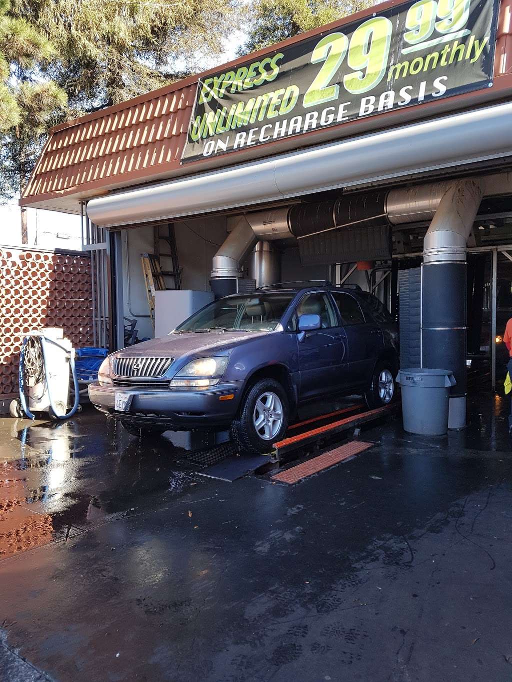 Hayward Car Wash | 133 W Jackson St, Hayward, CA 94544, USA | Phone: (510) 733-0588