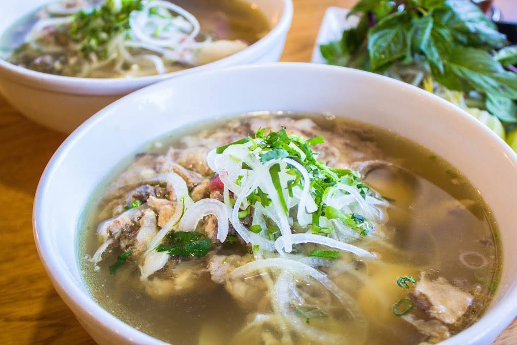 Pho & Roll Restaurant | 3334 Curry Ford Rd, Orlando, FL 32806, USA | Phone: (407) 930-6267