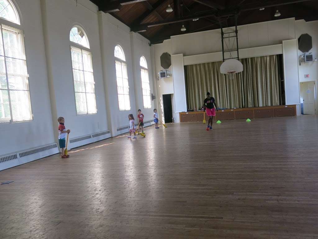 Evergreen Montessori School | 10700 Georgia Ave, Silver Spring, MD 20902, USA | Phone: (301) 942-5979