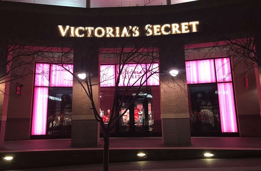 Victorias Secret & PINK | 1847 Village West Pkwy K-105, Kansas City, KS 66111 | Phone: (913) 249-3765