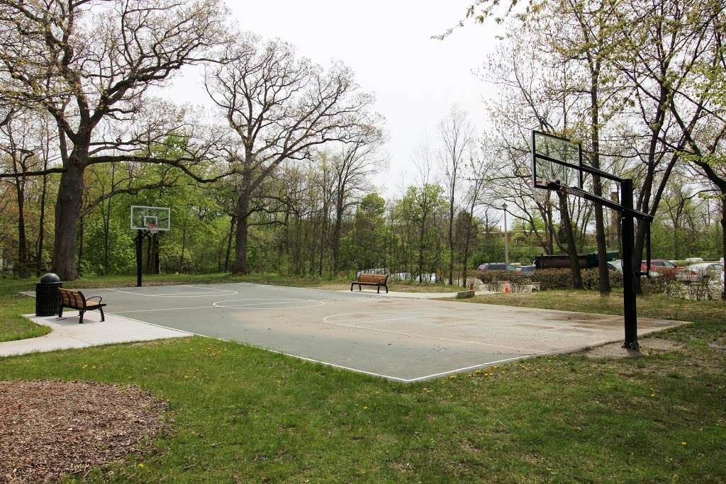 Henry Kalk Park | 260 Park Ave, Glencoe, IL 60022