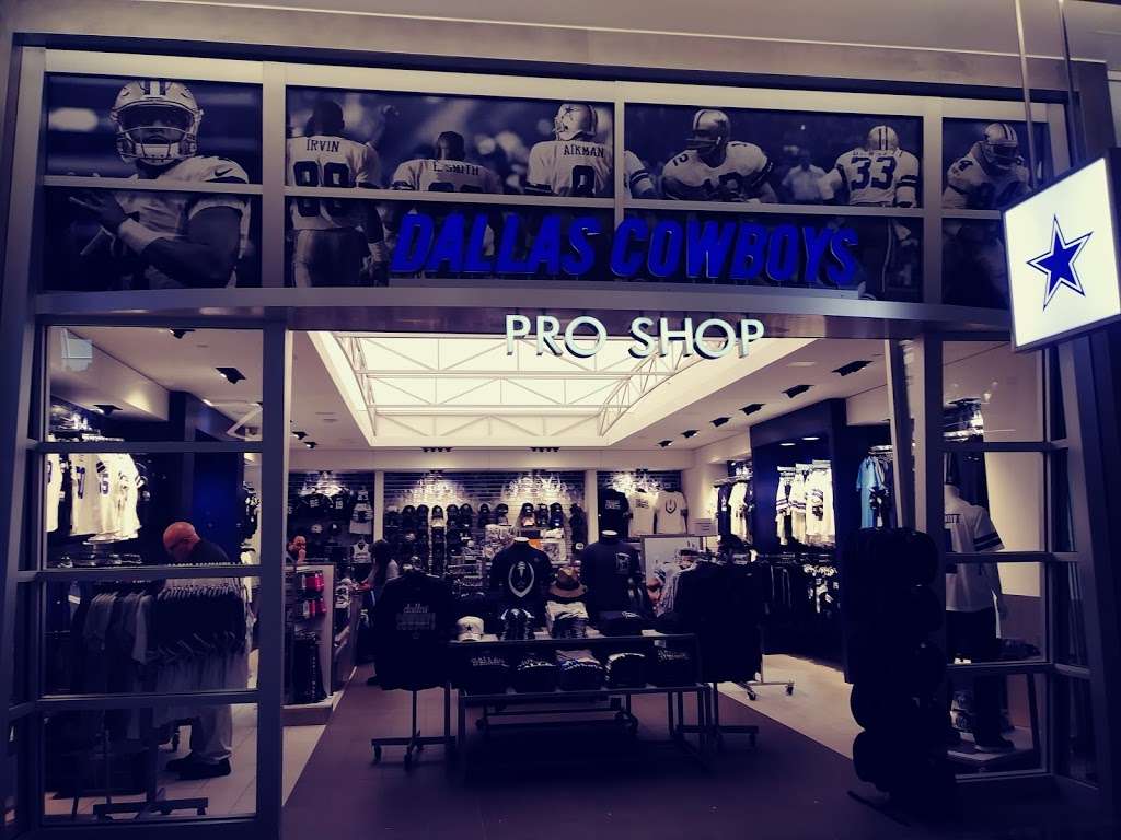 Dallas Cowboys Pro Shop | DFW Airport A24, Dallas, TX 75261