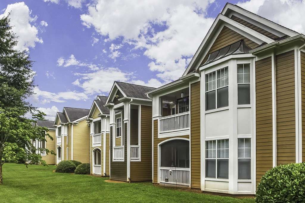 The Legends Luxury Apartments | 2101 21st St SE, Hickory, NC 28602, USA | Phone: (828) 304-0081