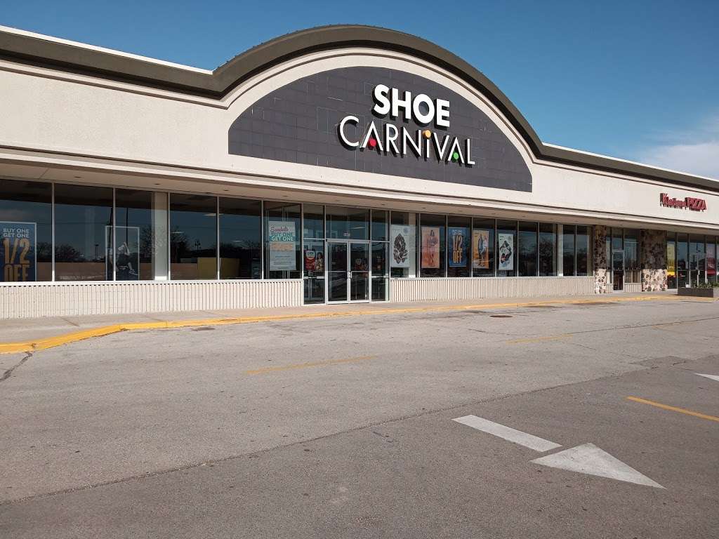 Shoe Carnival | 5493 S 76th St, Greendale, WI 53129, USA | Phone: (414) 421-0069