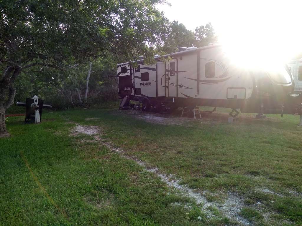 Bay Vista RV Park | 1434 24th St, San Leon, TX 77539, USA | Phone: (713) 820-5216