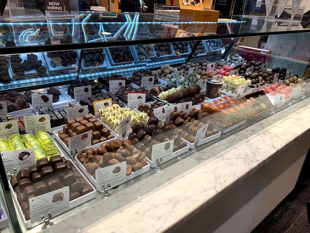 Godiva Chocolatier | 715 Christiana Mall, Newark, DE 19702, USA | Phone: (302) 737-2545