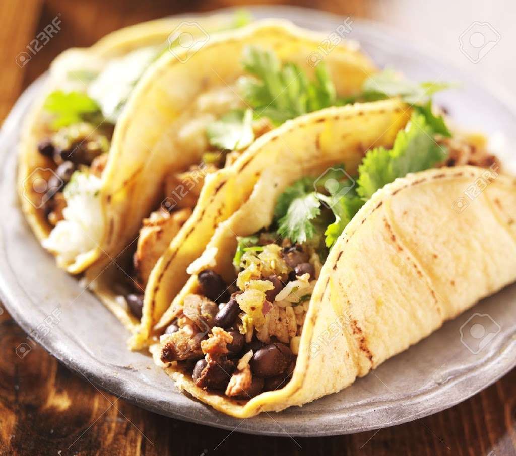 Restarant Tacos locos Honduras and mexican food | 1011, Philadelphia, PA 19123, USA | Phone: (267) 534-3758