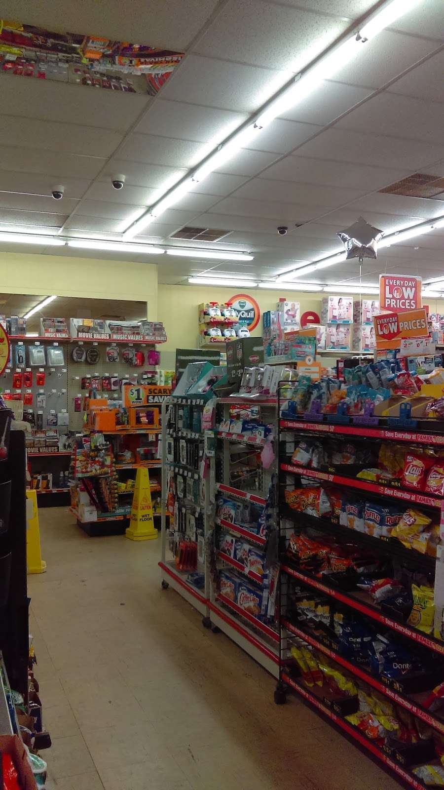 Family Dollar | 2211 Prospect St, Indianapolis, IN 46203 | Phone: (317) 634-6595