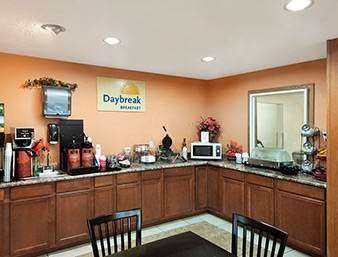 Days Inn by Wyndham Racine/Sturtevant | 13340 Hospitality Ct, Sturtevant, WI 53177, USA | Phone: (262) 884-6840